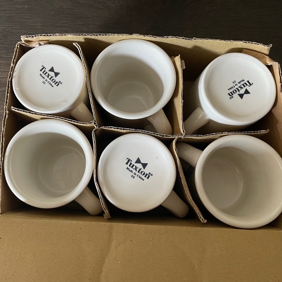 Tuxton Other - Tuxton 9 oz. Mug Set